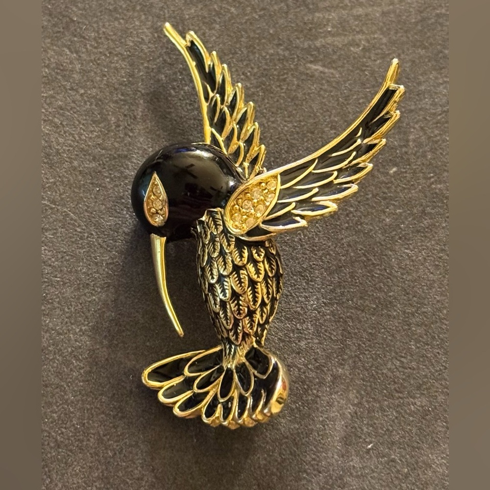 Goldtone and Black Enamel Hummingbird Brooch - Picture 11 of 12